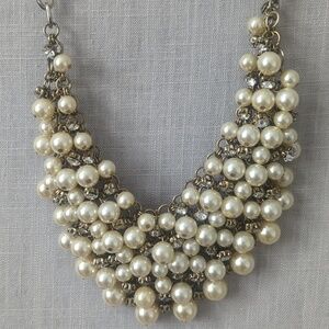 Banana Republic Elegant Pearl Rhinestone Crystal Cluster Necklace - Like New